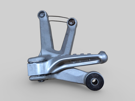 SUPPORT DE REPOSE-PIED PASSAGER GAUCHE AP8154071 Aprilia RSV1000R 04-10 / Tuono 1000R 06-10 