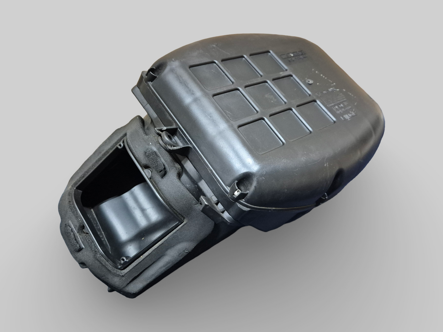 Boîtier de filtre de boîte à air latéral inférieur AP8149667 Aprilia RSV Mille 01-03 / Tuono 02-05 