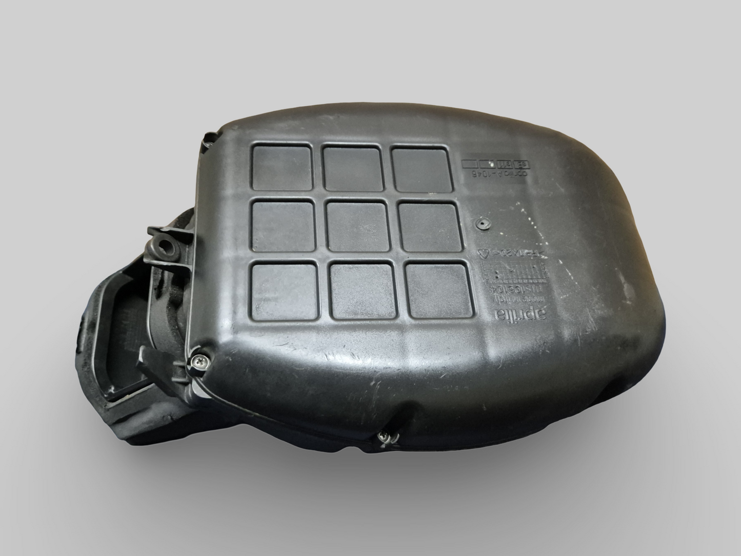 Boîtier de filtre de boîte à air latéral inférieur AP8149667 Aprilia RSV Mille 01-03 / Tuono 02-05 