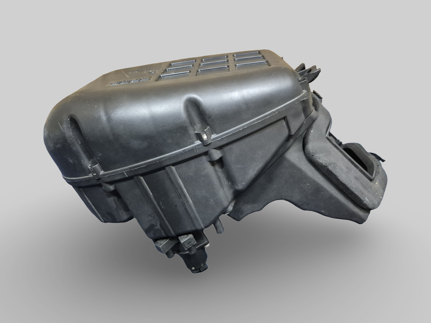 Boîtier de filtre de boîte à air latéral inférieur AP8149667 Aprilia RSV Mille 01-03 / Tuono 02-05 
