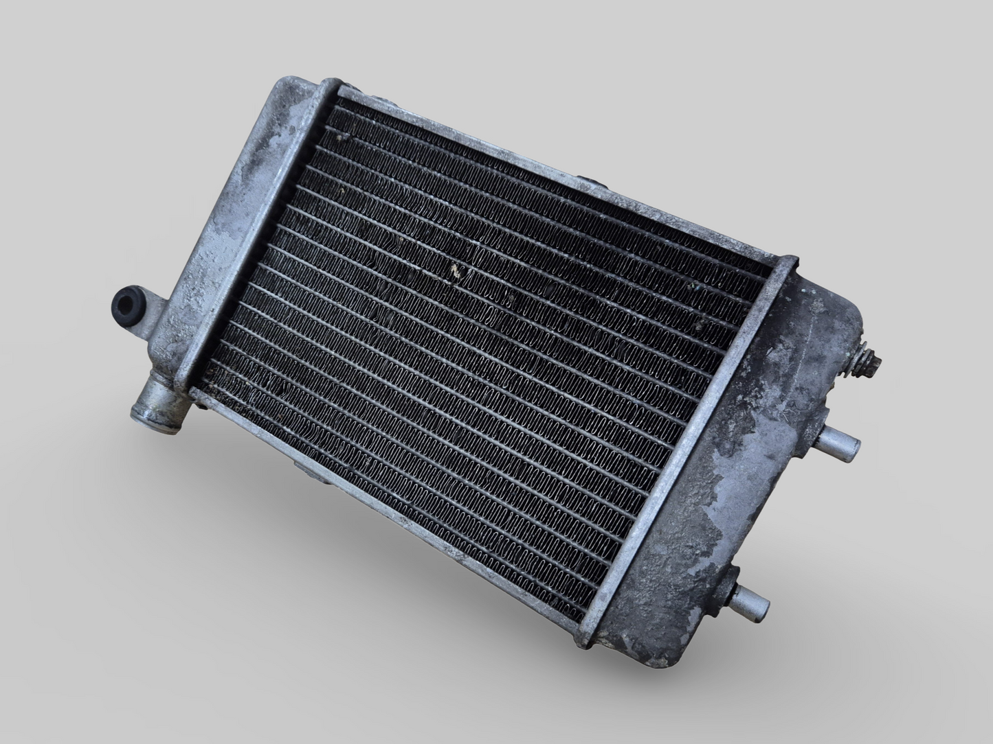 RADIATEUR GAUCHE ARGENT AP8102951 Aprilia RSV Mille 98-03 / Tuono 02-05