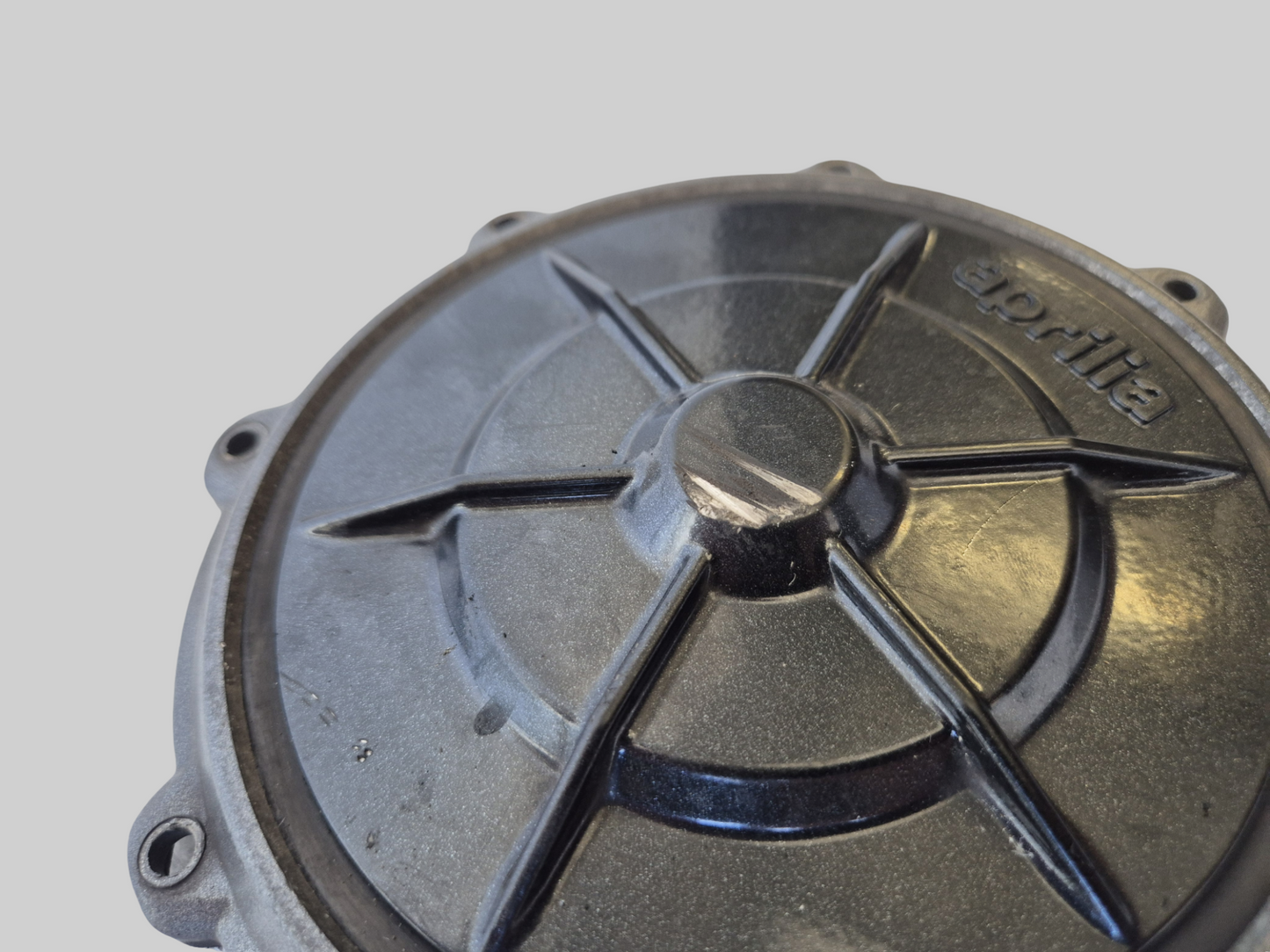 COUVERCLE D'EMBRAYAGE EXTÉRIEUR AP0211778 Aprilia RSV Mille 98-03 / Tuono 02-05 