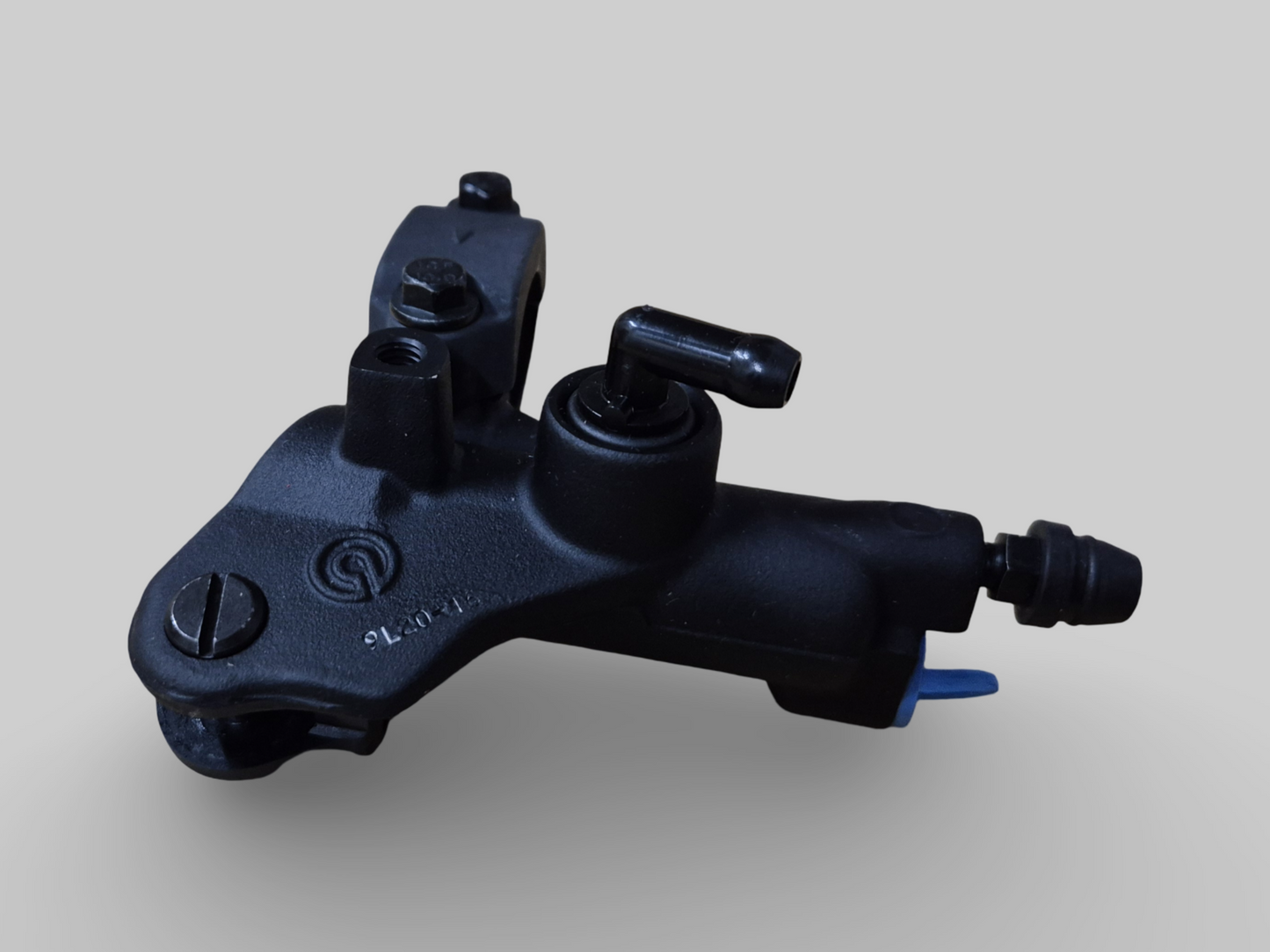 MAITRE CYLINDRE DE POMPE DE FREIN AVANT AP8113969 Aprilia RSV Mille 98-03 / Tuono 02-05 