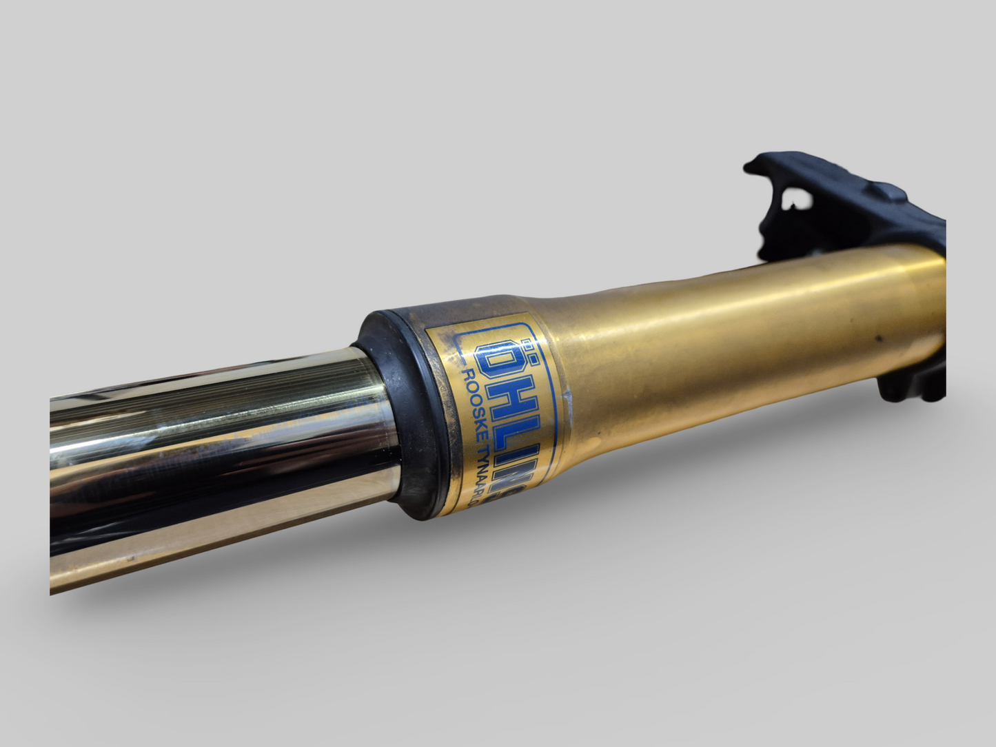 Moyeu gauche complet. Axe de fourche Ohlins AP8123850 Aprilia RSV Mille R 2000-2002 