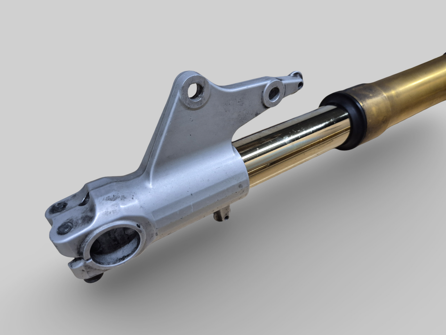 Moyeu gauche complet. Axe de fourche Ohlins AP8123850 Aprilia RSV Mille R 2000-2002 