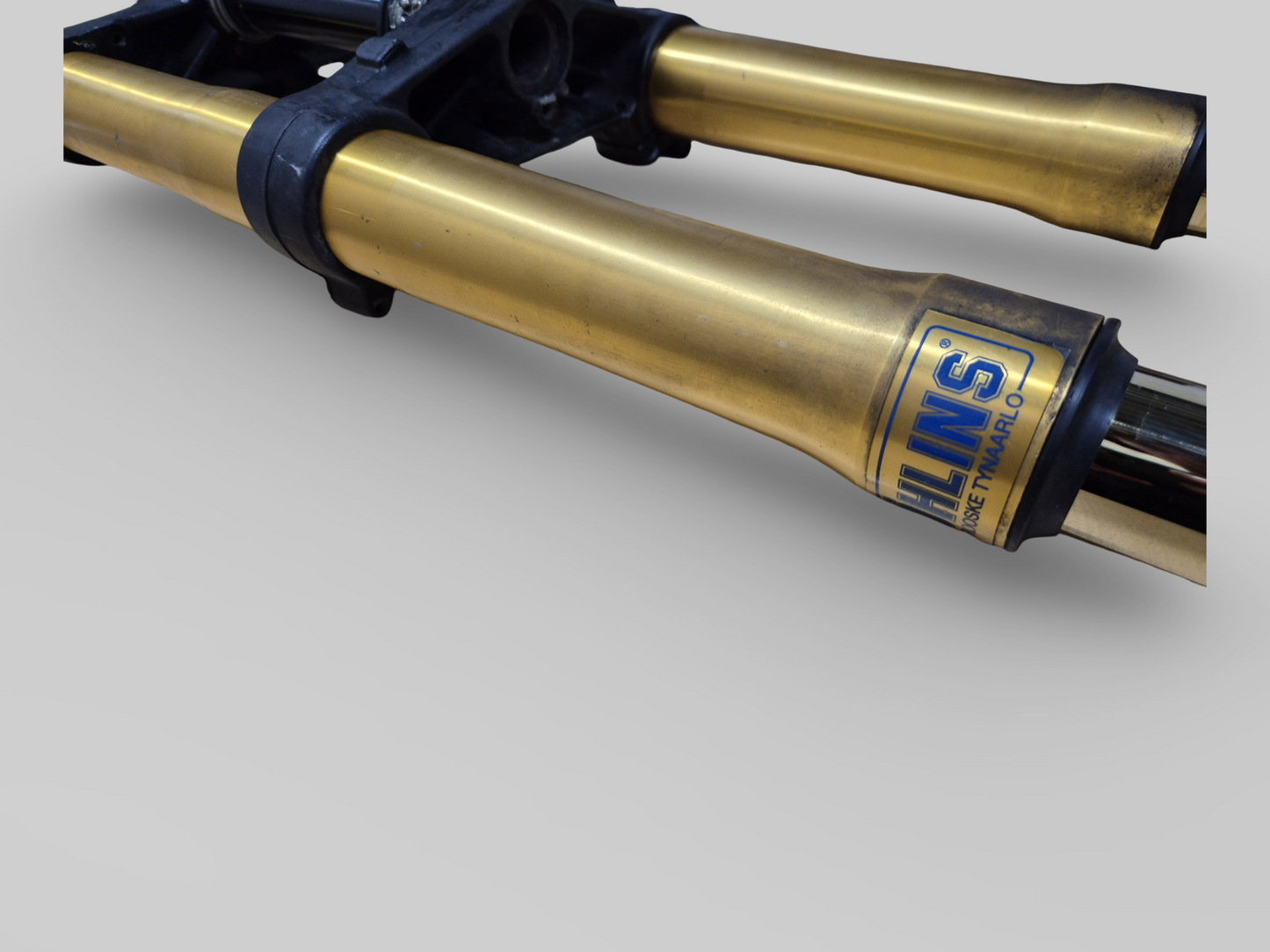 Moyeu gauche complet. Axe de fourche Ohlins AP8123850 Aprilia RSV Mille R 2000-2002 
