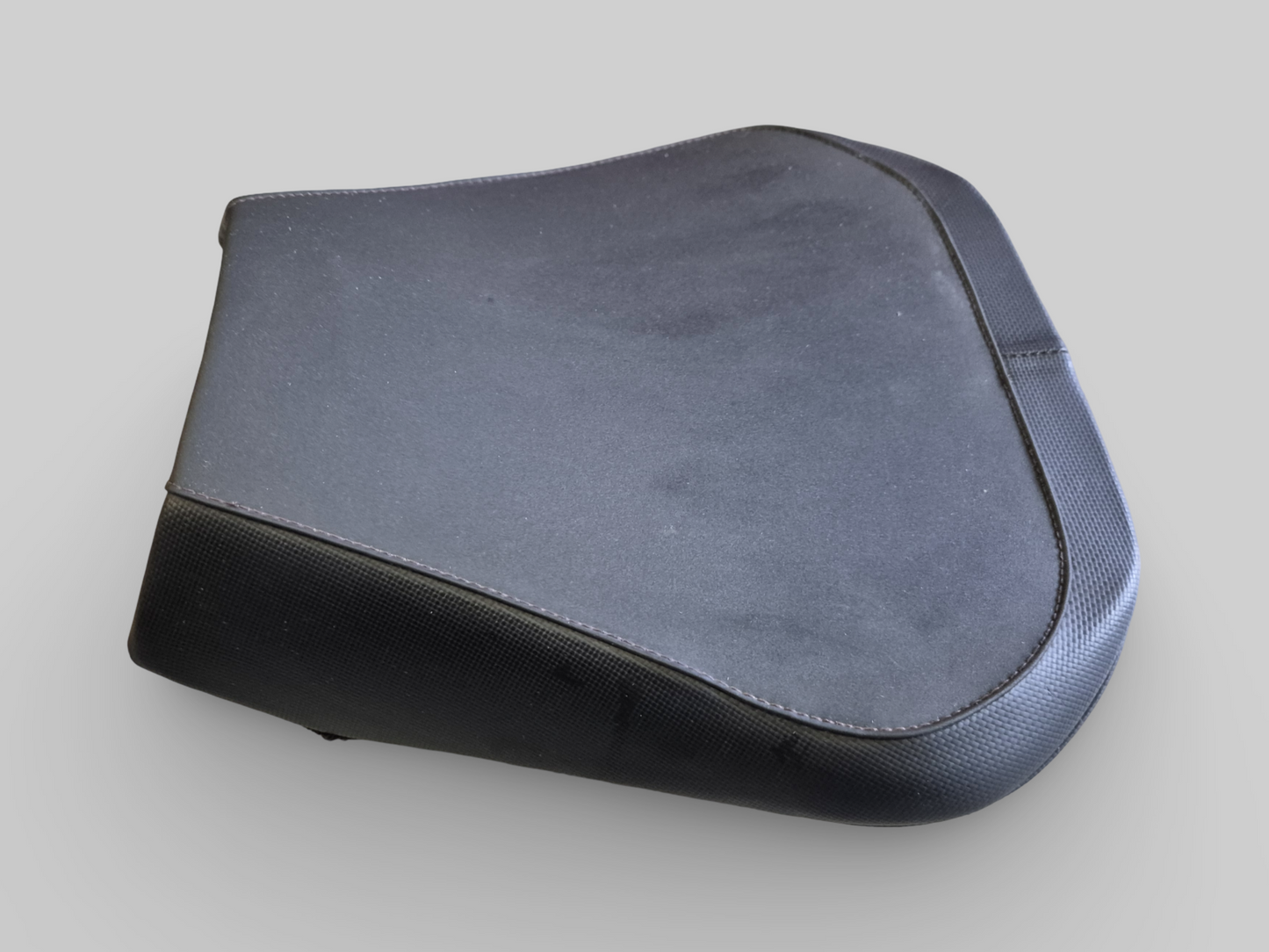DRIVERS SADDLE AP8129420 Aprilia RSV1000R 04-10 / Tuono 1000R 06-10