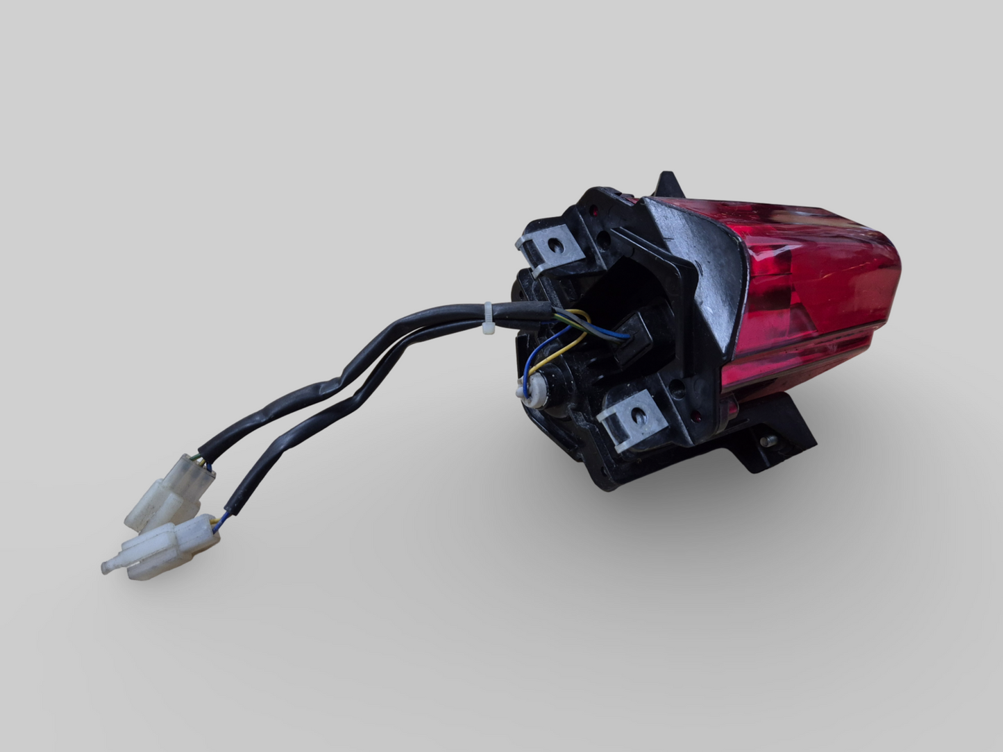 FEU ARRIÈRE AP8127070 Aprilia RSV Mille 2003 / Tuono 02-05