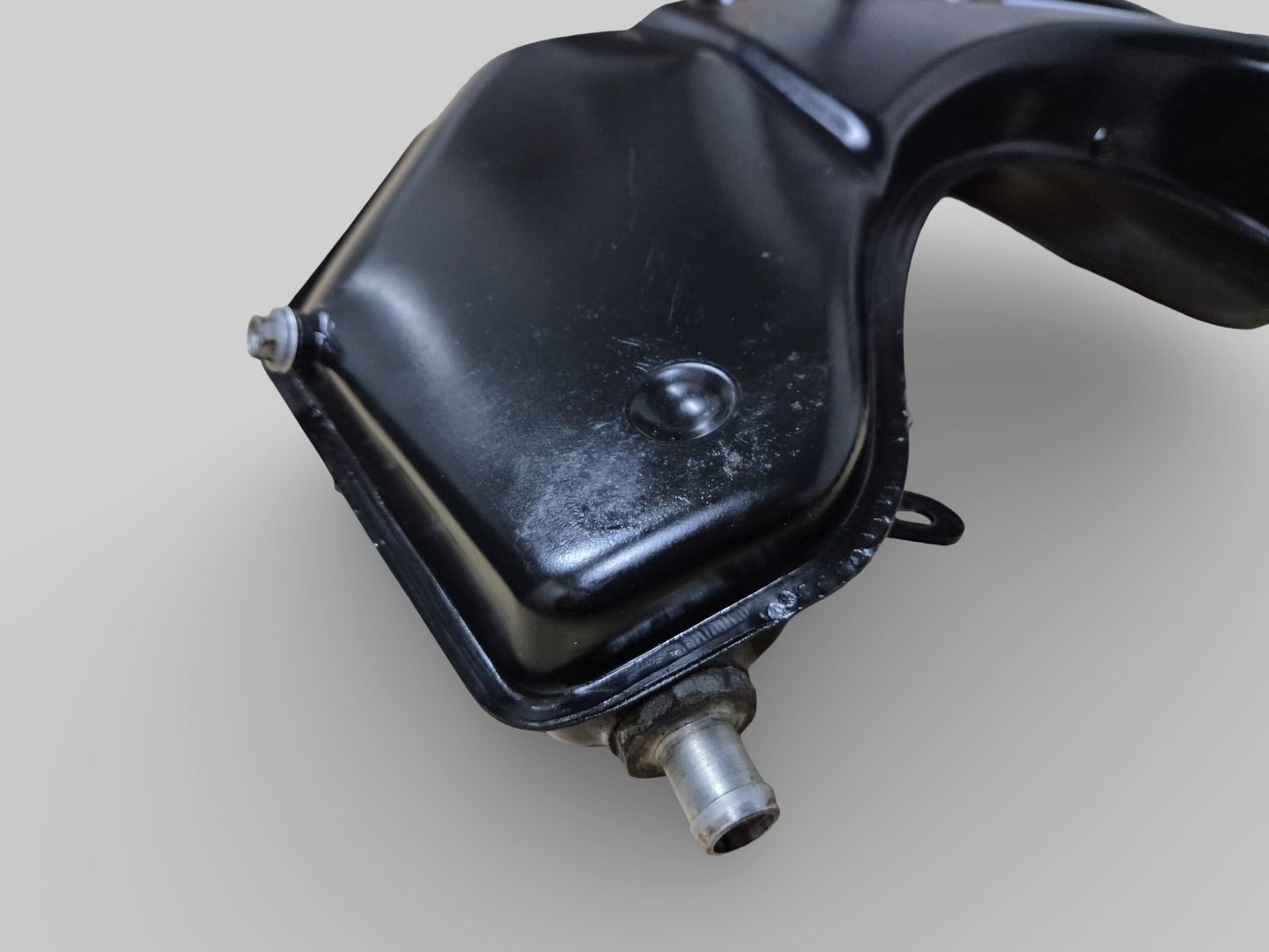 OIL TANK RESERVOIR AP8158120 Aprilia RSV1000R 2004-2009 / Tuono 1000R 2006-2009