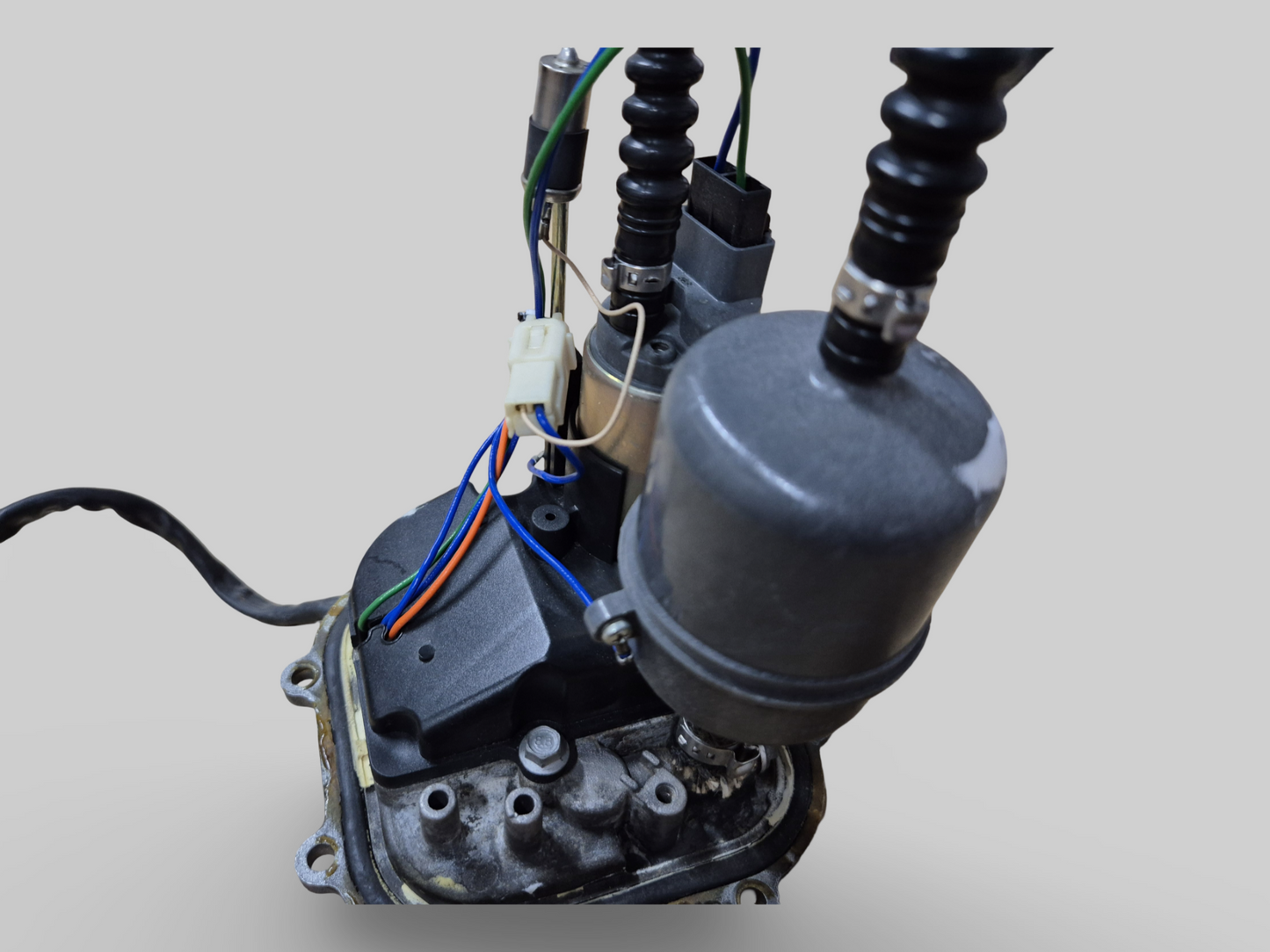 FUEL PUMP COMPLETE AP8106881 Aprilia RSV1000R 04-09 / Tuono 1000R 06-09