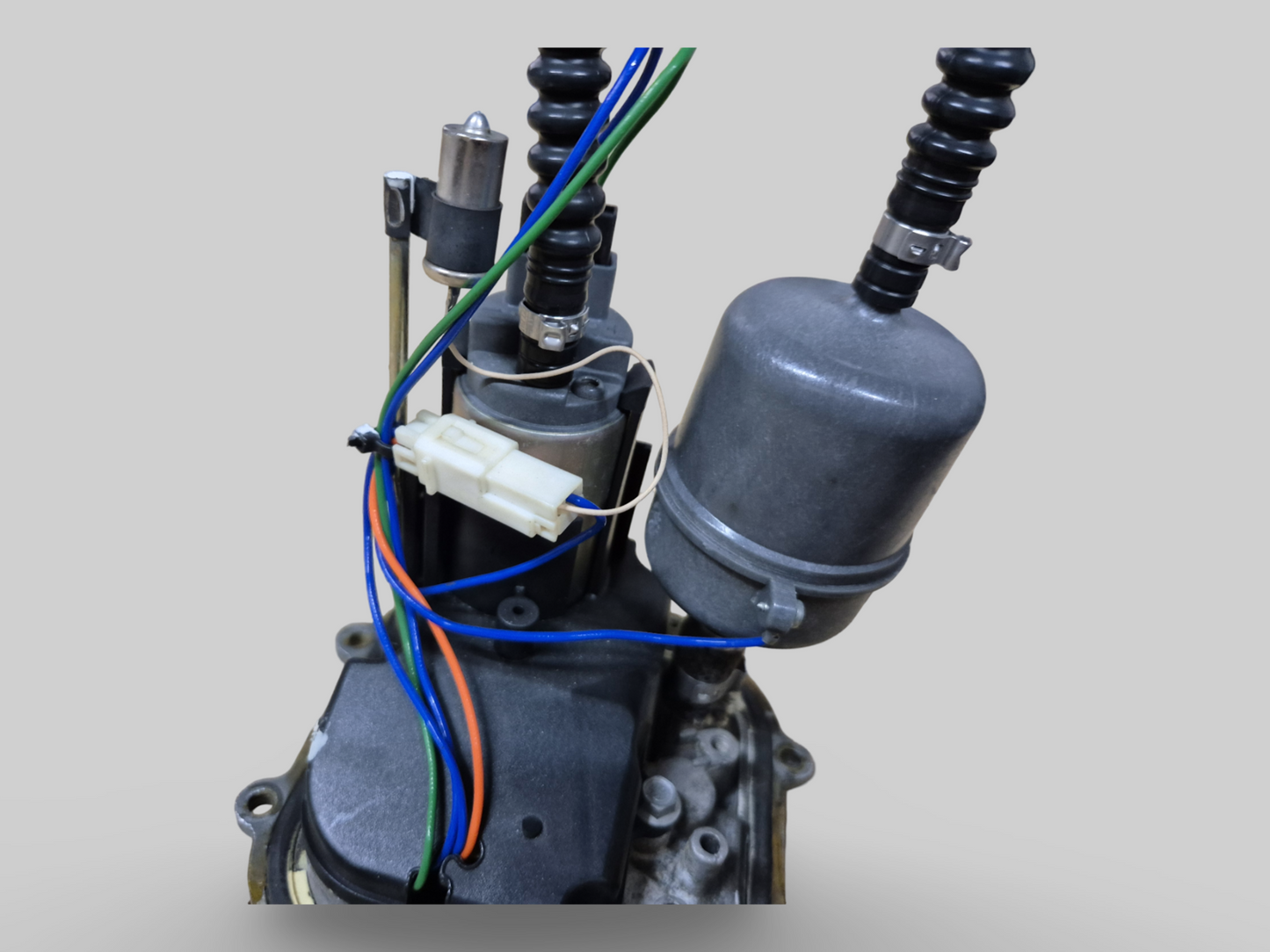 FUEL PUMP COMPLETE AP8106881 Aprilia RSV1000R 04-09 / Tuono 1000R 06-09