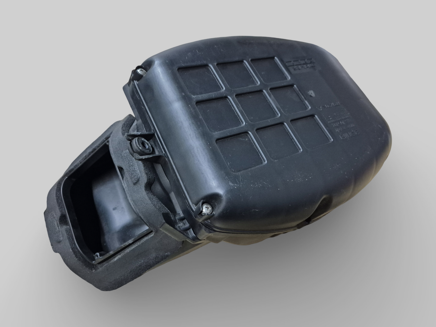 Boîtier de filtre de boîte à air latéral inférieur AP8149667 Aprilia RSV Mille 01-03 / Tuono 02-05 