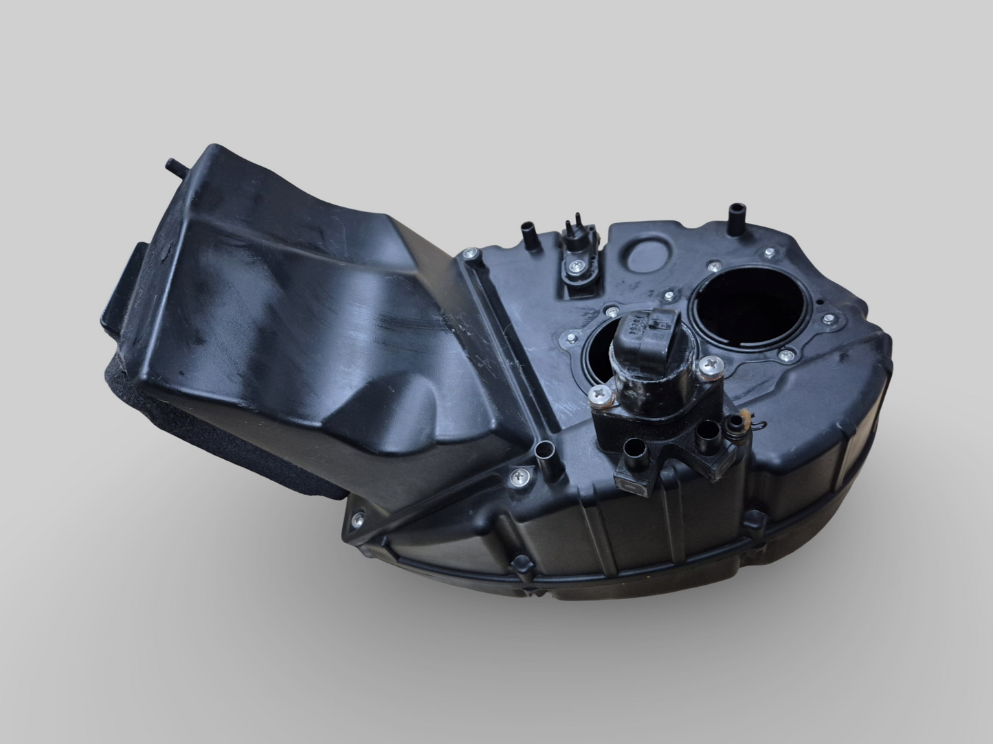 Boîtier de filtre de boîte à air latéral inférieur AP8149667 Aprilia RSV Mille 01-03 / Tuono 02-05 