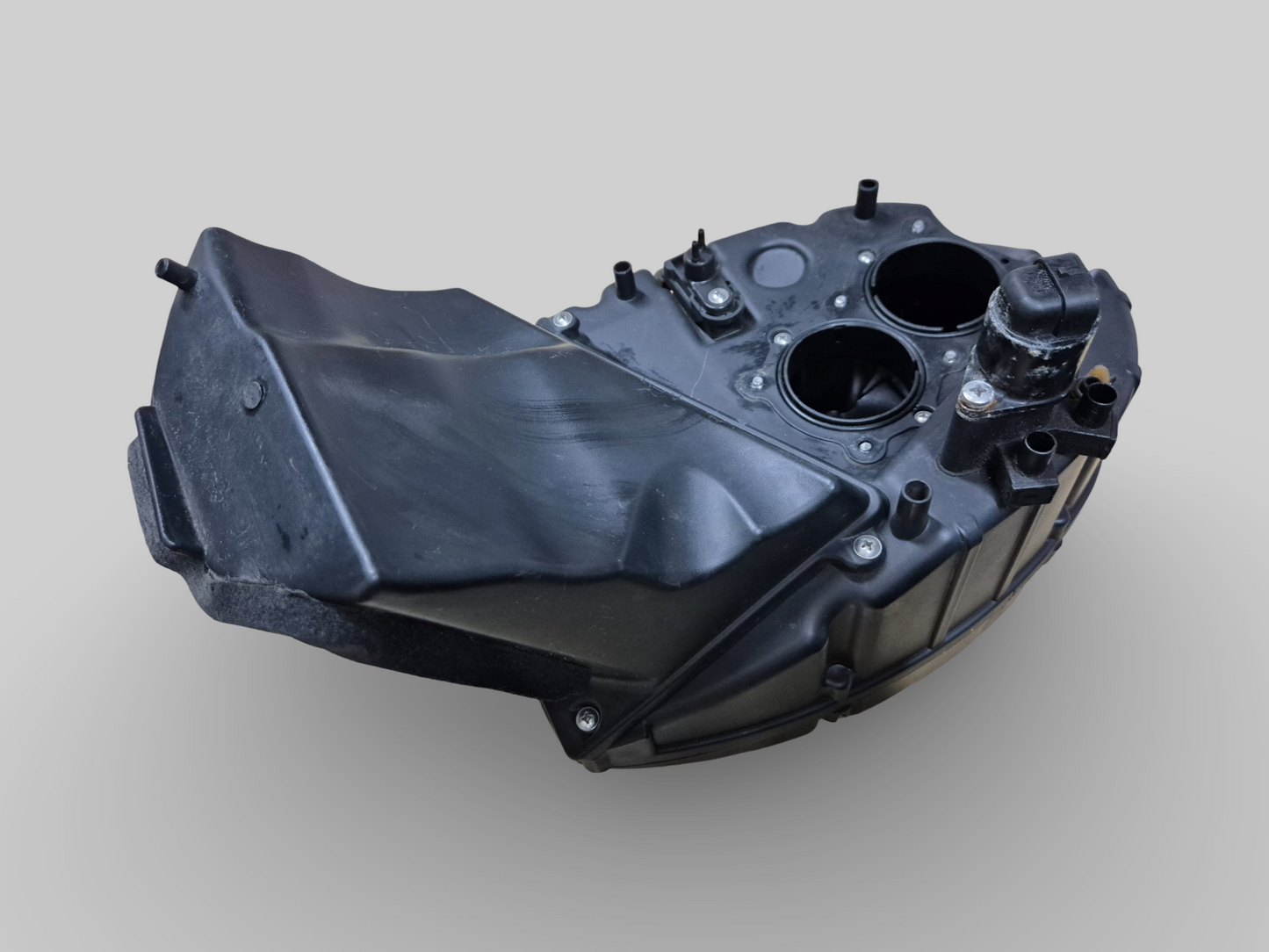 Boîtier de filtre de boîte à air latéral inférieur AP8149667 Aprilia RSV Mille 01-03 / Tuono 02-05 