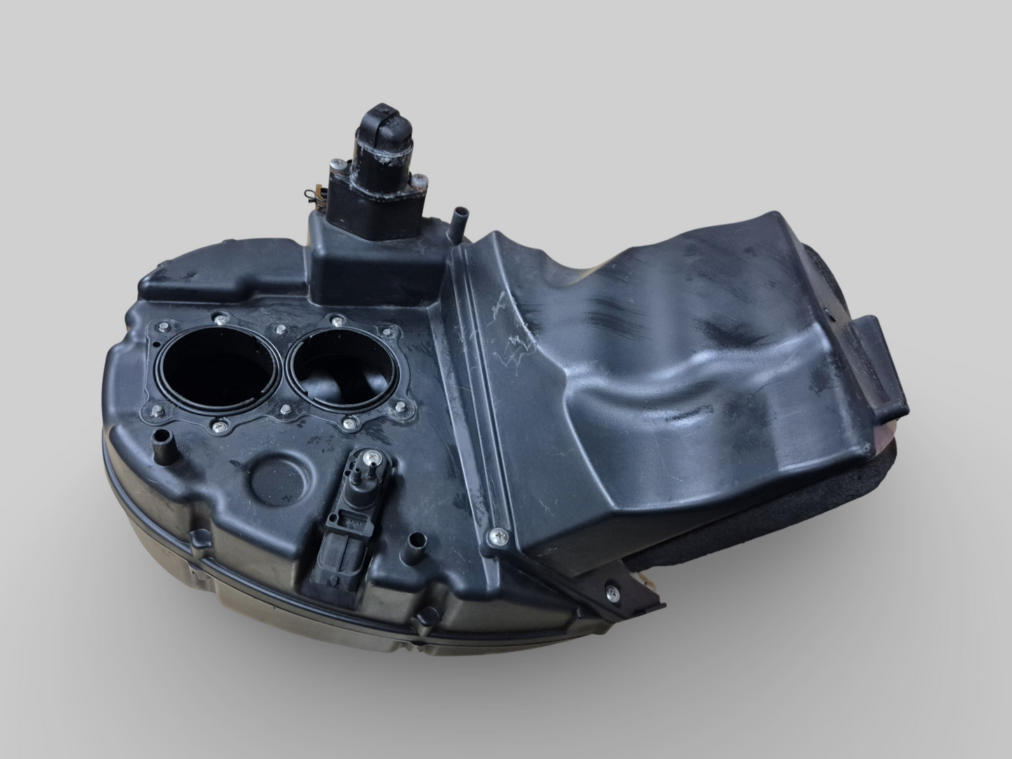 Boîtier de filtre de boîte à air latéral inférieur AP8149667 Aprilia RSV Mille 01-03 / Tuono 02-05 