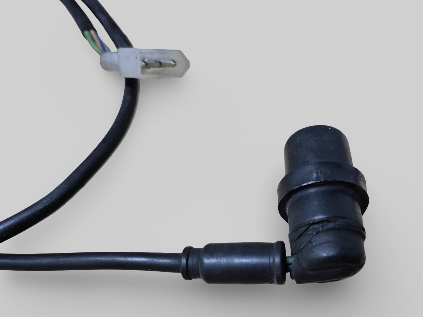 SPEED SENSOR AP8124528 Aprilia RSV 98-03 / SL Falco / RSV4 09-10 / RSV 04-10