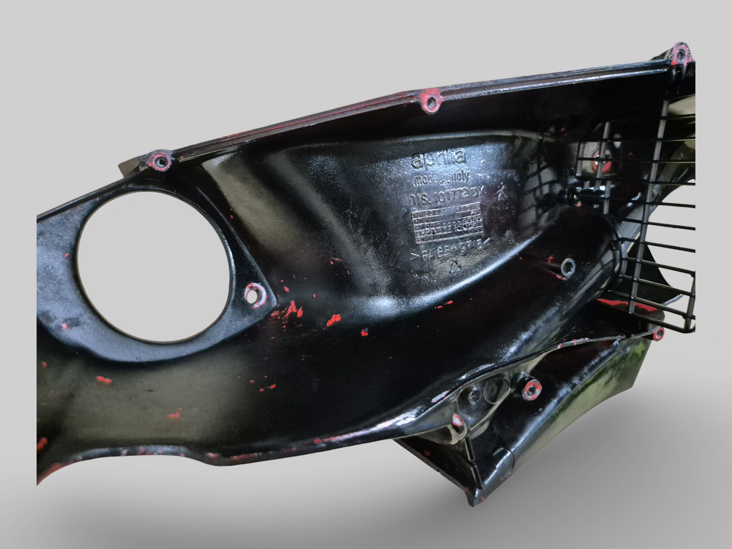CARÉNAGE DE CONDUIT D'AIR INTERNE DROIT, NOIR BRILLANT AP8149277 Aprilia RSV Mille 98-03 