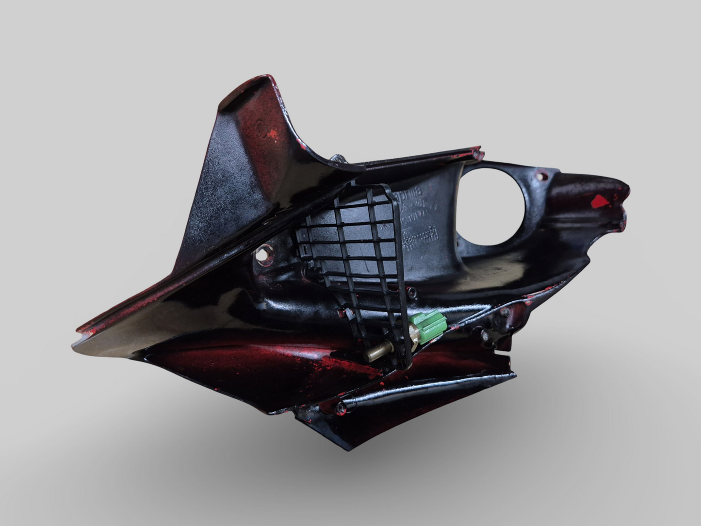 CARÉNAGE DE CONDUIT D'AIR INTÉRIEUR DROITE FAUX CARBONE TREMPÉ Aprilia RSV Mille 98-03 