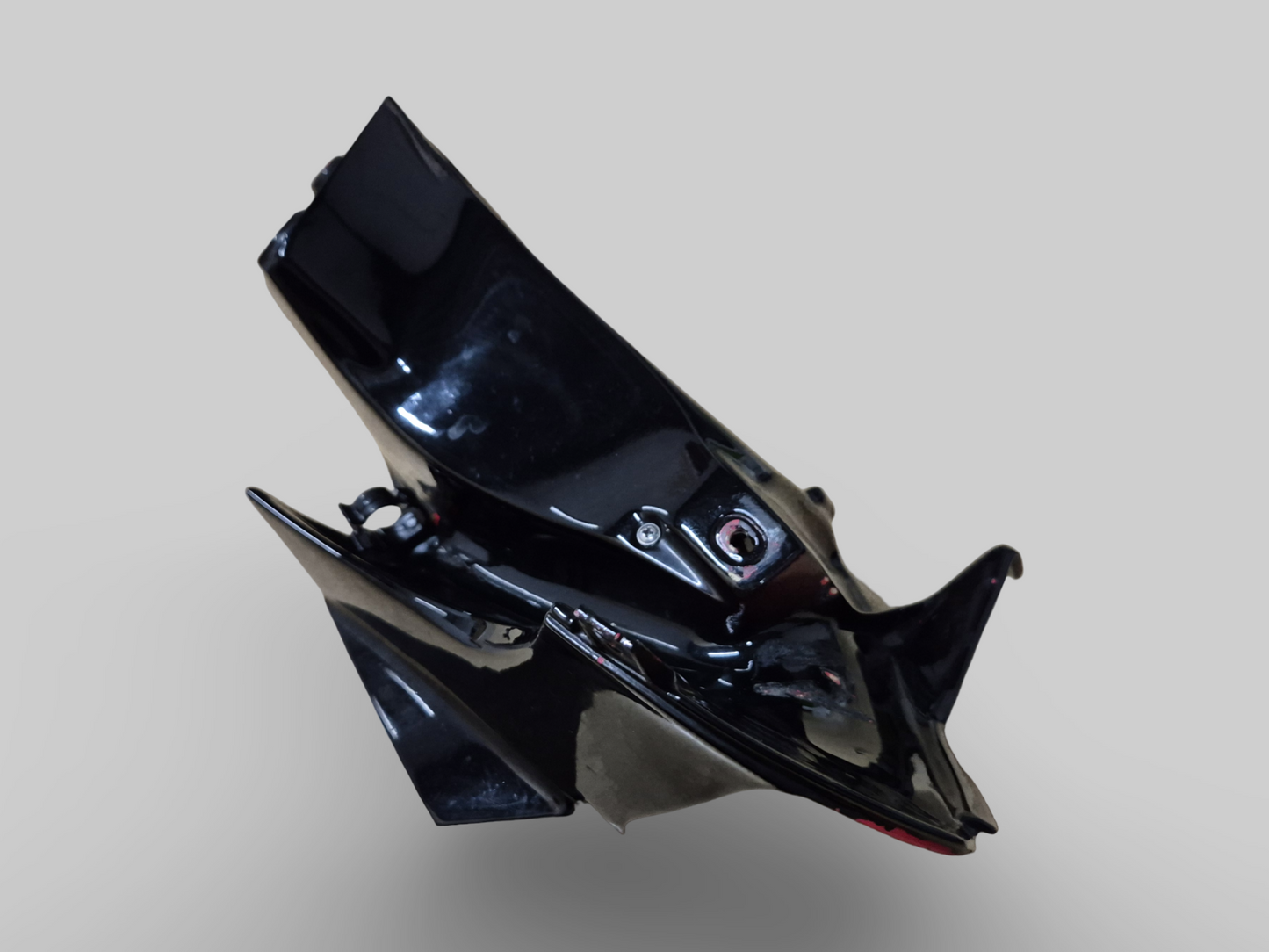 CARÉNAGE DE CONDUIT D'AIR INTÉRIEUR DROITE FAUX CARBONE TREMPÉ Aprilia RSV Mille 98-03 