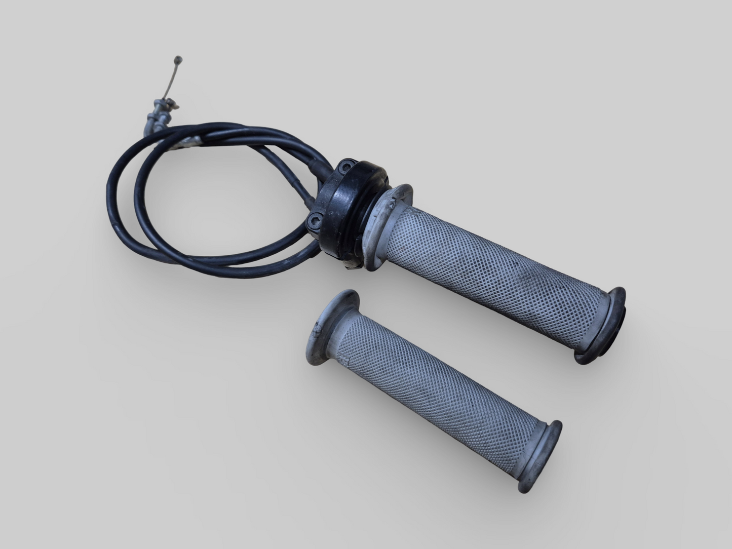 CÂBLES D'ACCÉLÉRATEUR AP8118501 Tuono 02-05