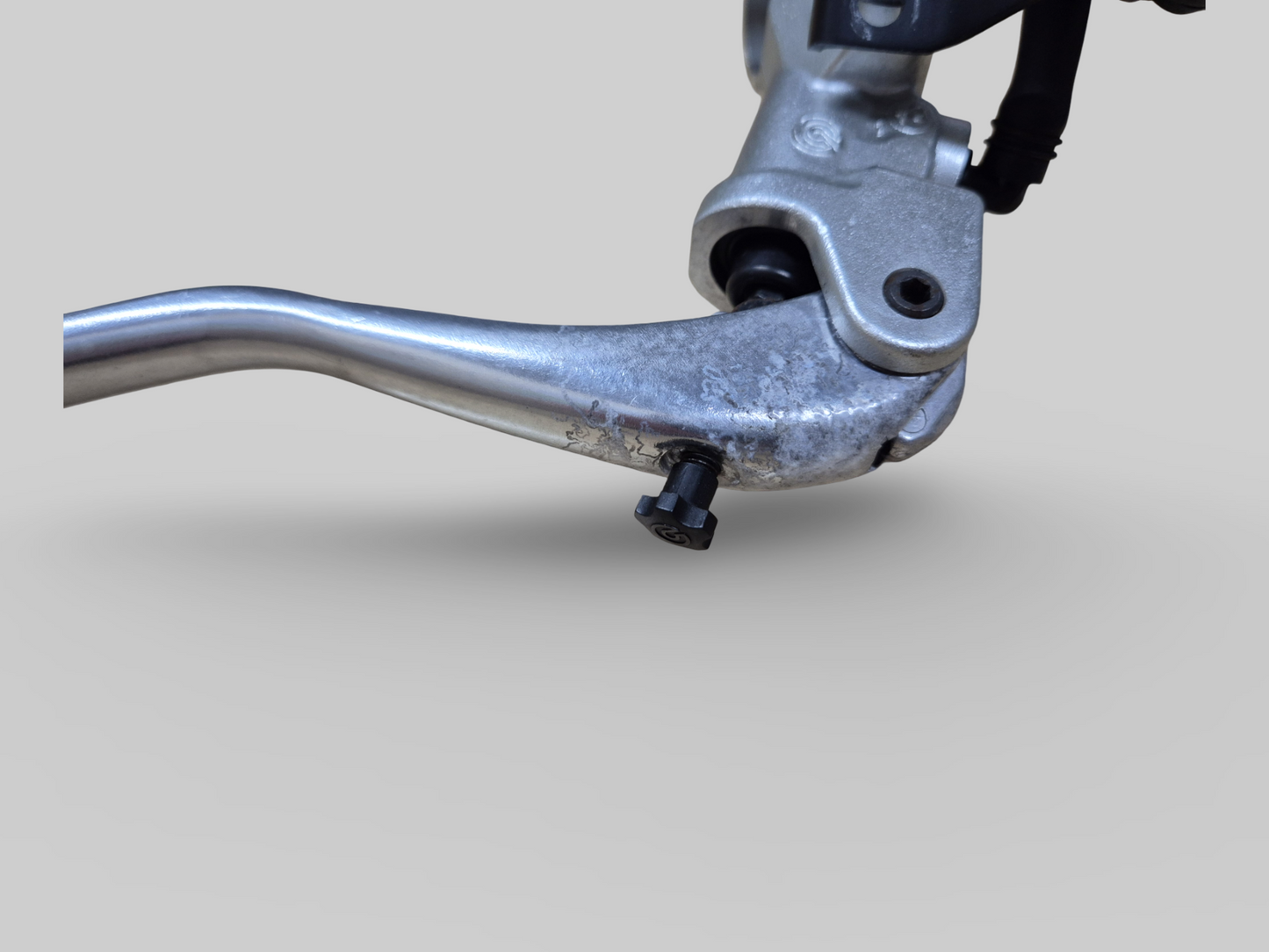 MAITRE CYLINDRE DE POMPE DE FREIN AVANT AP8113969 Aprilia RSV Mille 98-03 / Tuono 02-05 