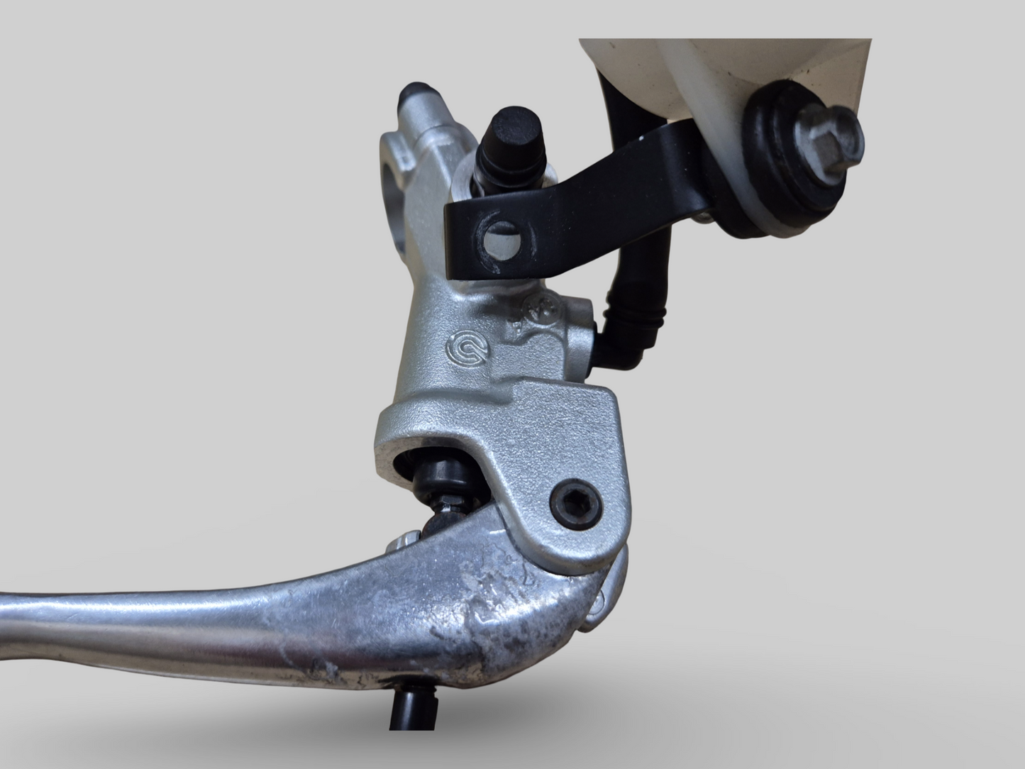 MAITRE CYLINDRE DE POMPE DE FREIN AVANT AP8113969 Aprilia RSV Mille 98-03 / Tuono 02-05 