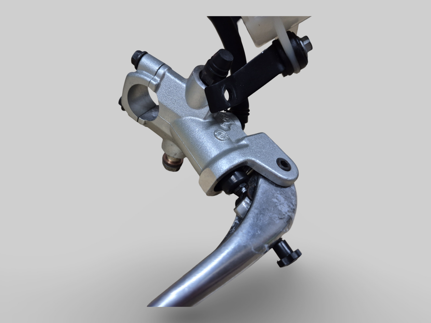 MAITRE CYLINDRE DE POMPE DE FREIN AVANT AP8113969 Aprilia RSV Mille 98-03 / Tuono 02-05 