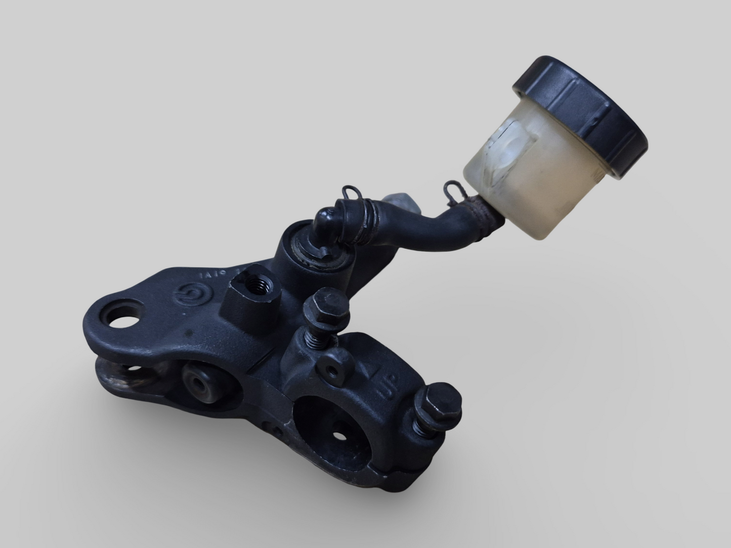 CLUTCH PUMP MASTER CYLINDER AP8106384  Aprilia RSV Mille 98-03 / Tuono 02-05