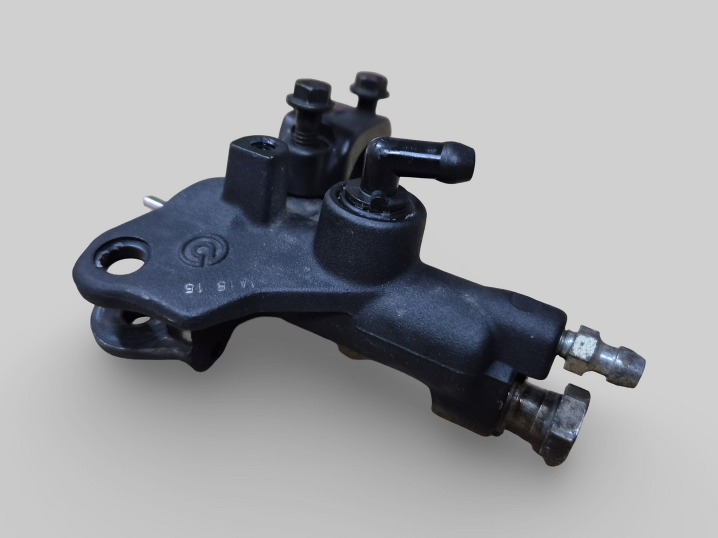 MAITRE CYLINDRE DE POMPE DE FREIN AVANT AP8113969 Aprilia RSV Mille 98-03 / Tuono 02-05 
