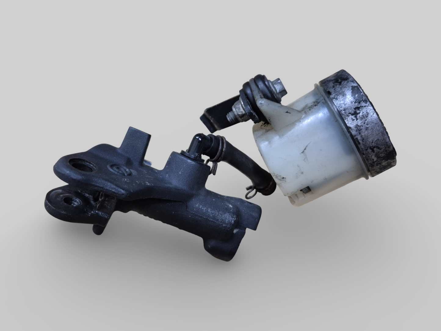 MAITRE CYLINDRE DE POMPE DE FREIN AVANT AP8113969 Aprilia RSV Mille 98-03 / Tuono 02-05 