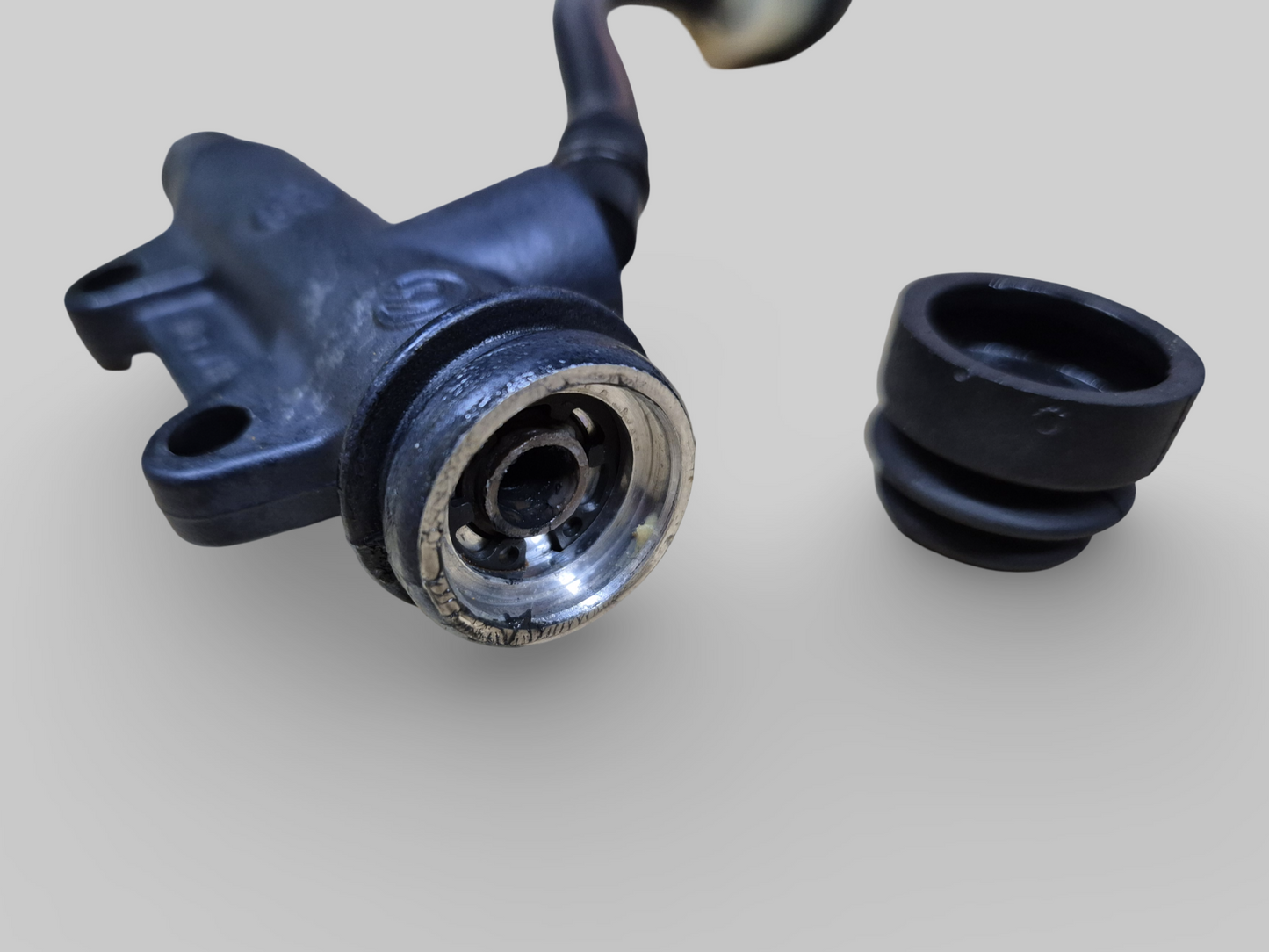REAR BRAKE PUMP MASTER CYLINDER	AP8133875 Aprilia RSV1000R 2004-2009 / Tuono 1000R 2006-2009