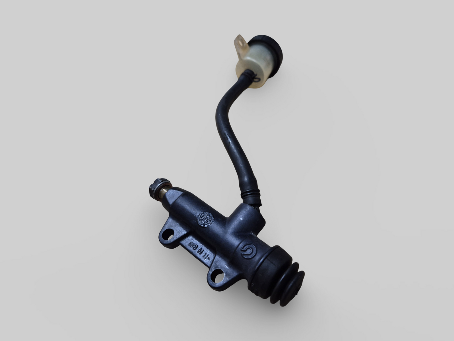 REAR BRAKE PUMP MASTER CYLINDER	AP8133875 Aprilia RSV1000R 2004-2009 / Tuono 1000R 2006-2009