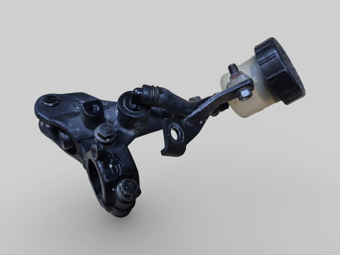 CLUTCH PUMP MASTER CYLINDER AP8106384  Aprilia RSV Mille 98-03 / Tuono 02-05
