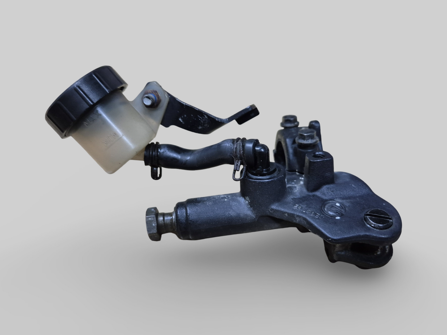 CLUTCH PUMP MASTER CYLINDER AP8106384  Aprilia RSV Mille 98-03 / Tuono 02-05