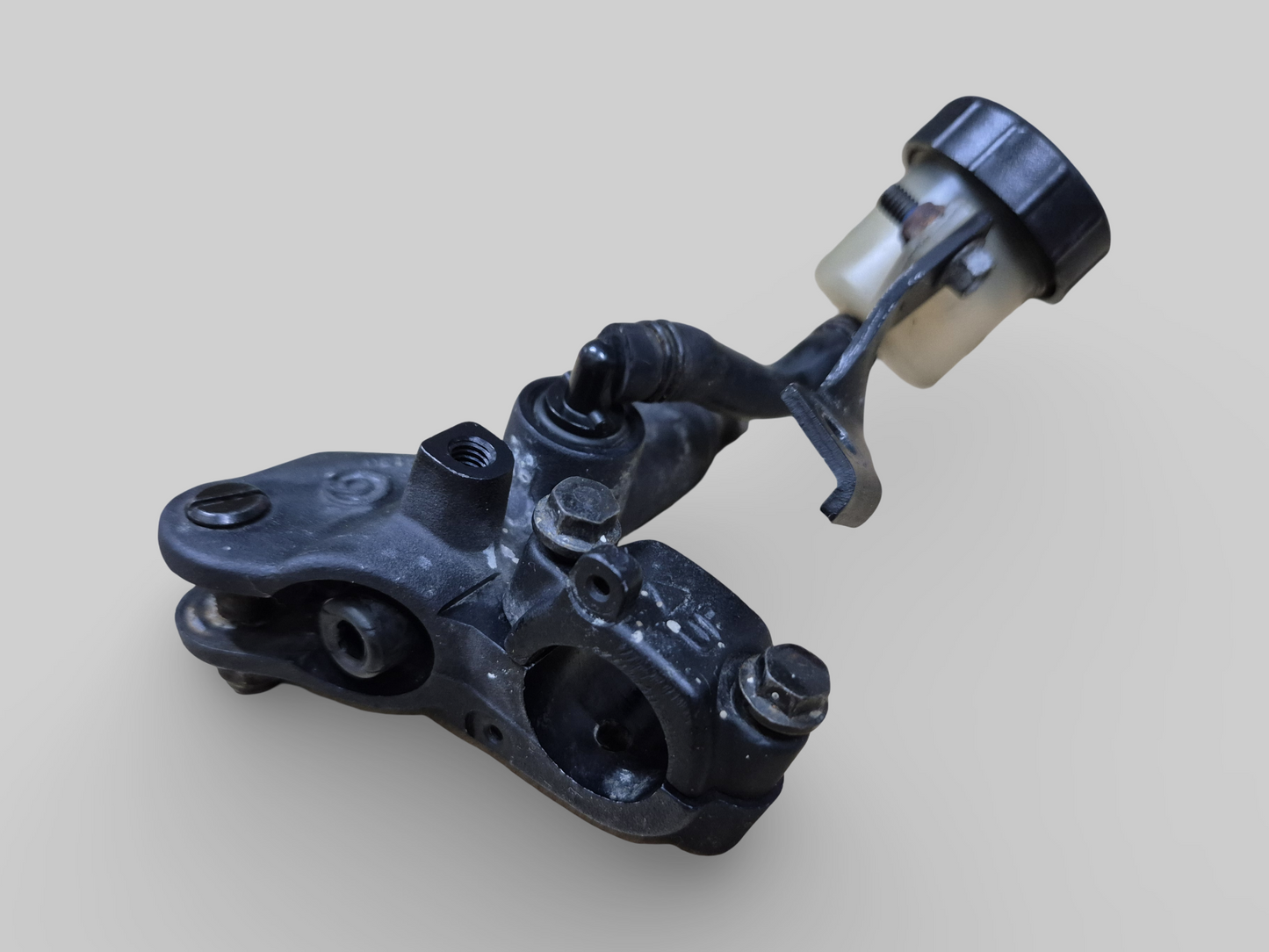 CLUTCH PUMP MASTER CYLINDER AP8106384  Aprilia RSV Mille 98-03 / Tuono 02-05