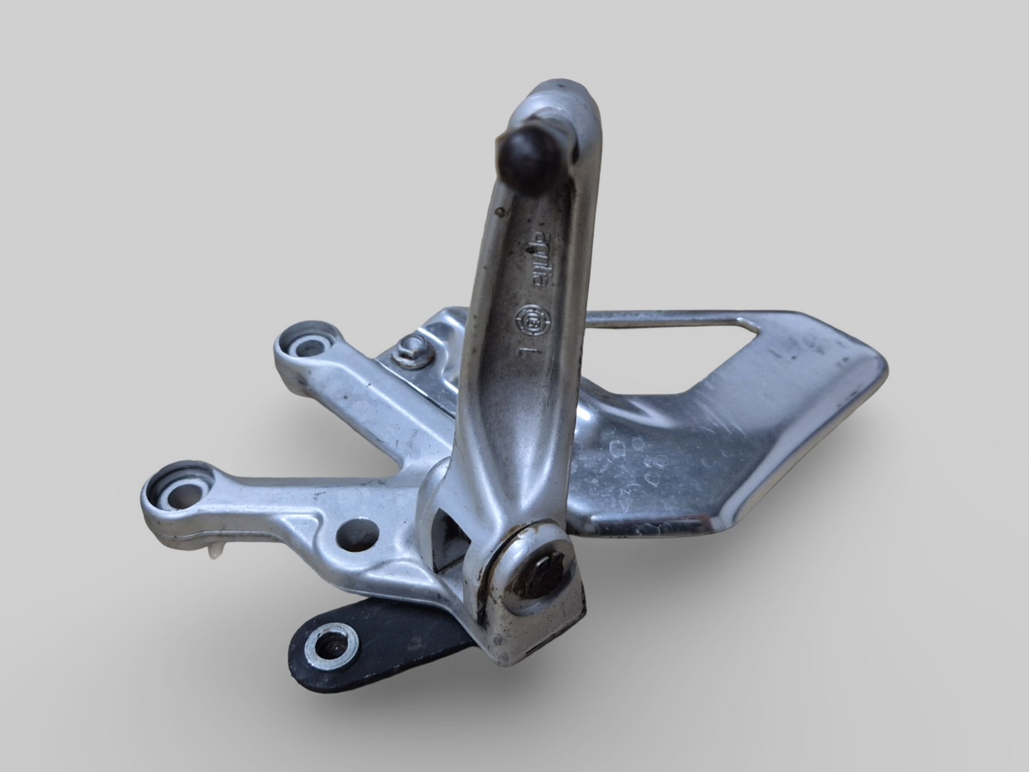LEFT-HAND FRONT FOOTREST SUPPORT REARSET AP8154069 Aprilia RSV1000R 04-10 / Tuono 1000R 06-10
