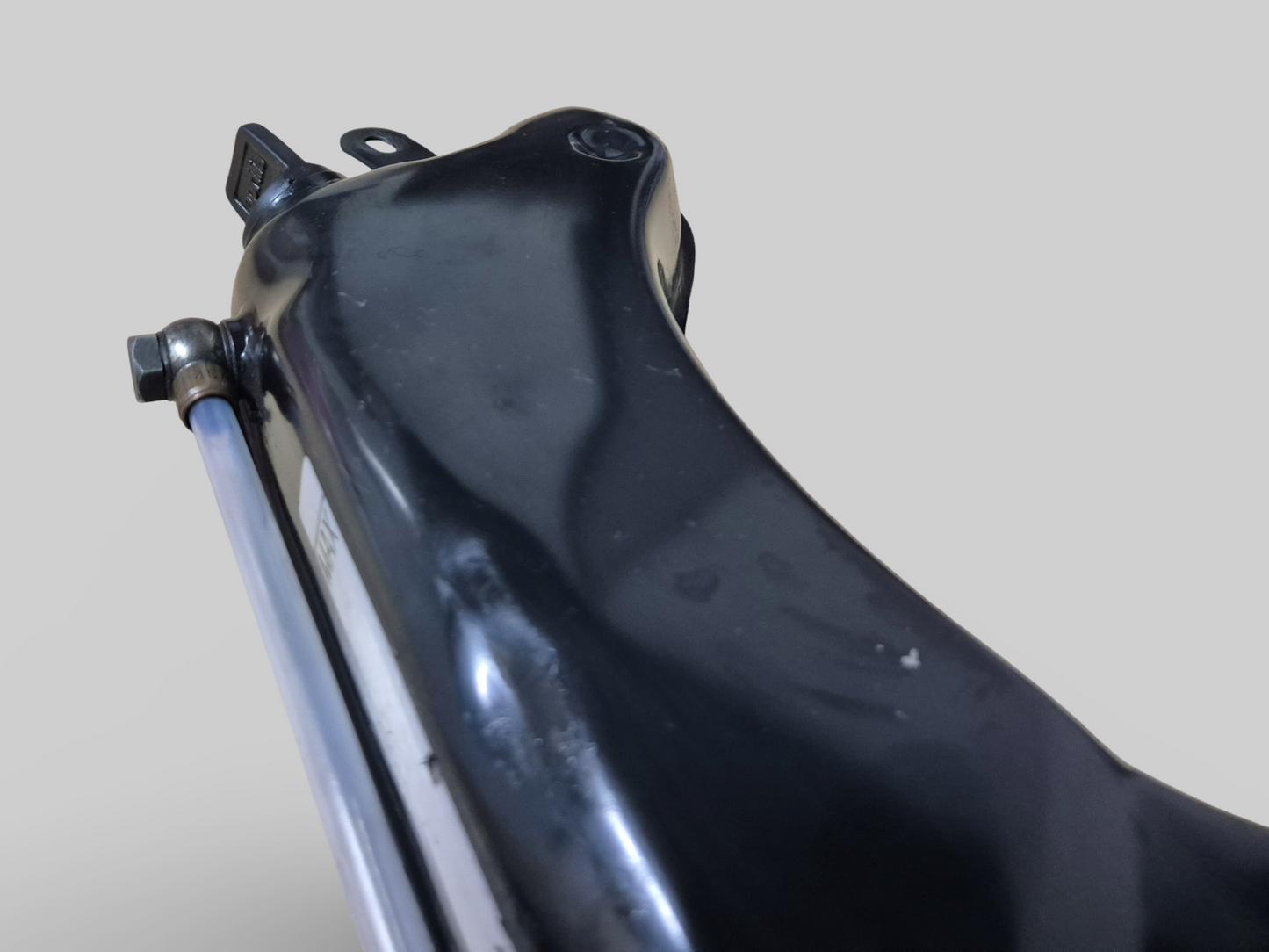 OIL TANK RESERVOIR AP8138558 Aprilia RSV Mille 98-03 / Tuono 02-05