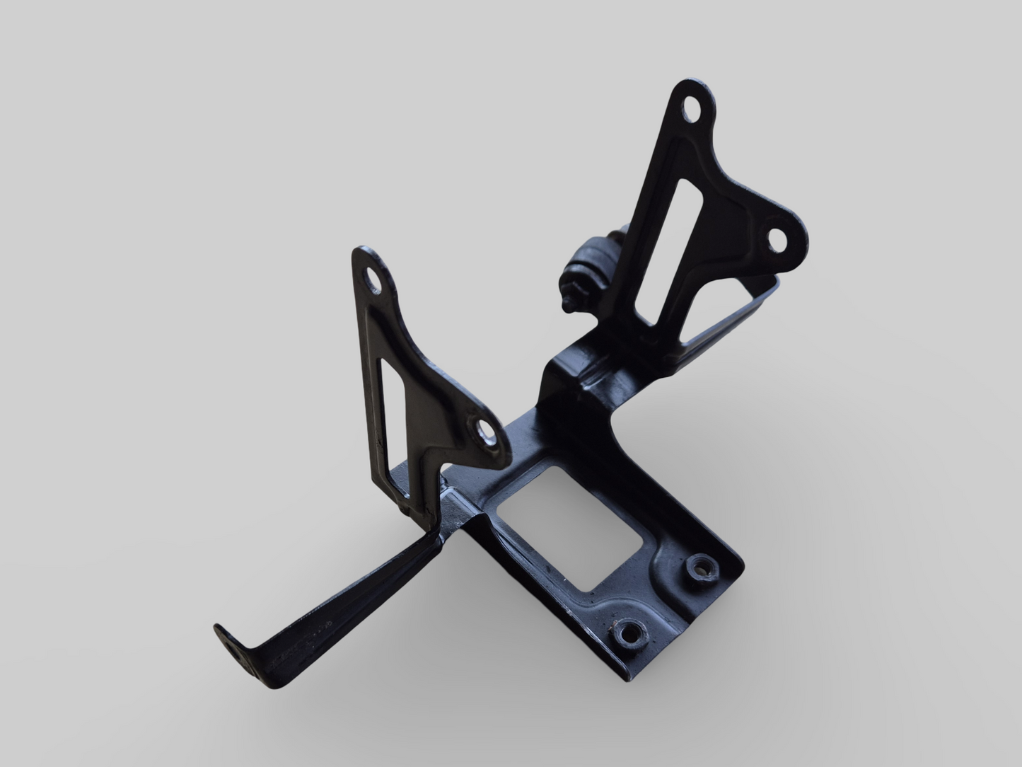 OIL AND WATER COOLER SUPPORT FRAME AP8134774 Aprilia RSV1000R 04-09 / Tuono 1000R 06-09