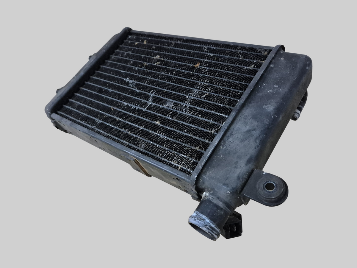 RIGHT-HAND RADIATOR BLACK AP8102952 Aprilia RSV Mille 98-03 / Tuono 02-05