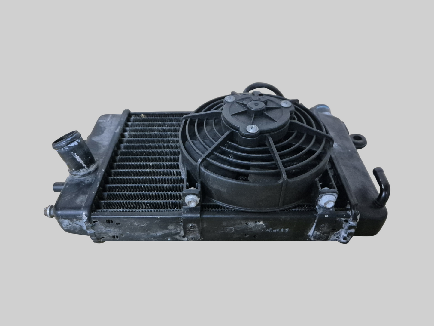 RIGHT-HAND RADIATOR BLACK AP8102952 Aprilia RSV Mille 98-03 / Tuono 02-05