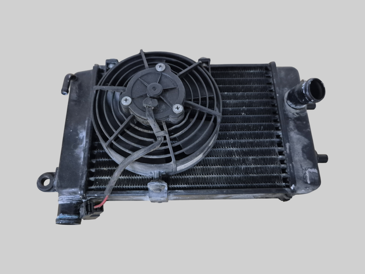 RIGHT-HAND RADIATOR BLACK AP8102952 Aprilia RSV Mille 98-03 / Tuono 02-05