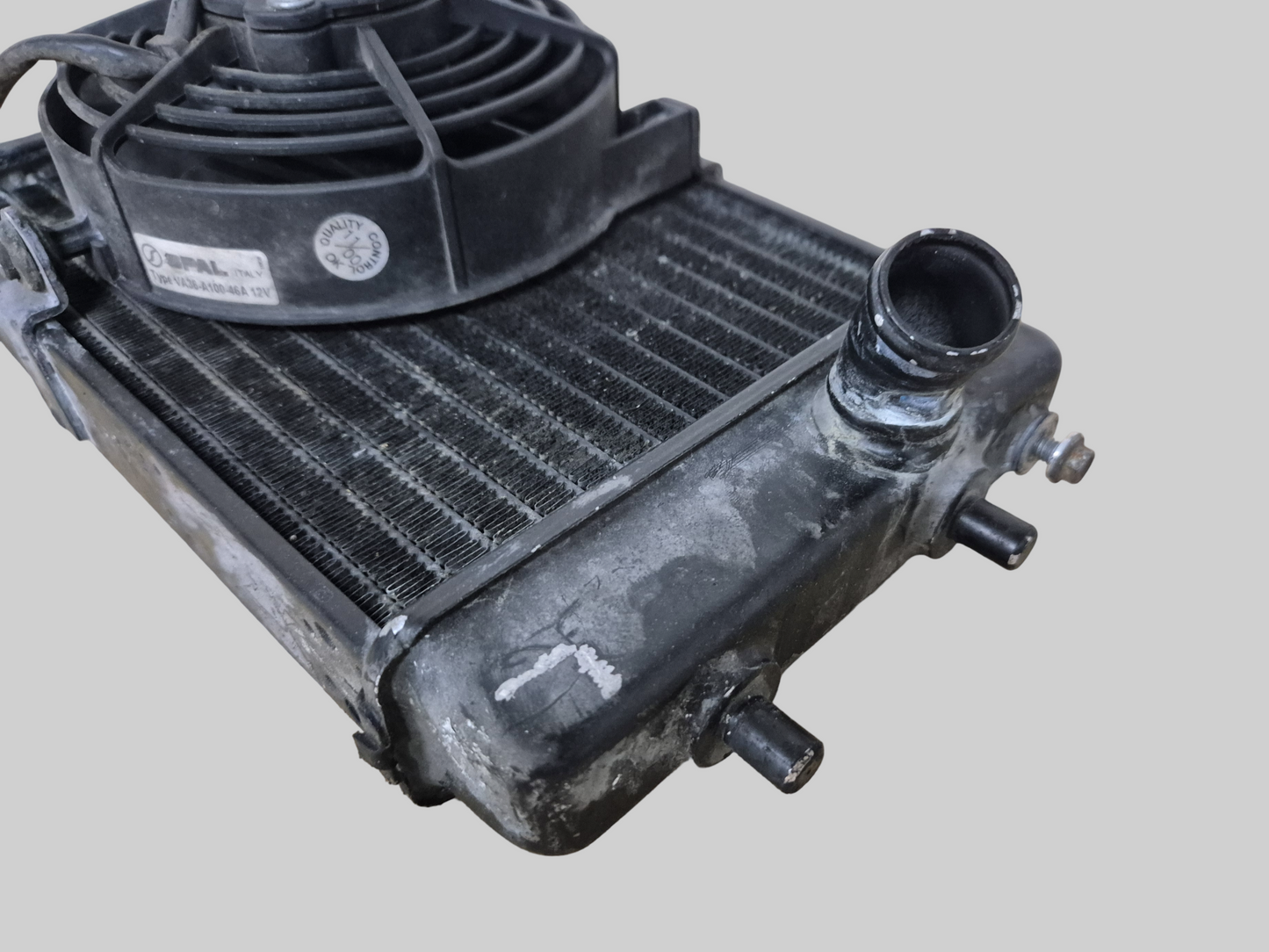 RIGHT-HAND RADIATOR BLACK AP8102952 Aprilia RSV Mille 98-03 / Tuono 02-05