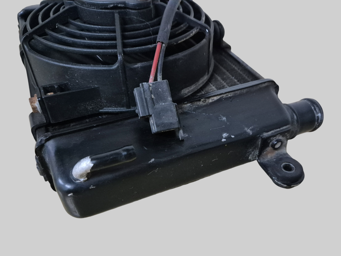 RIGHT-HAND RADIATOR BLACK AP8102952 Aprilia RSV Mille 98-03 / Tuono 02-05