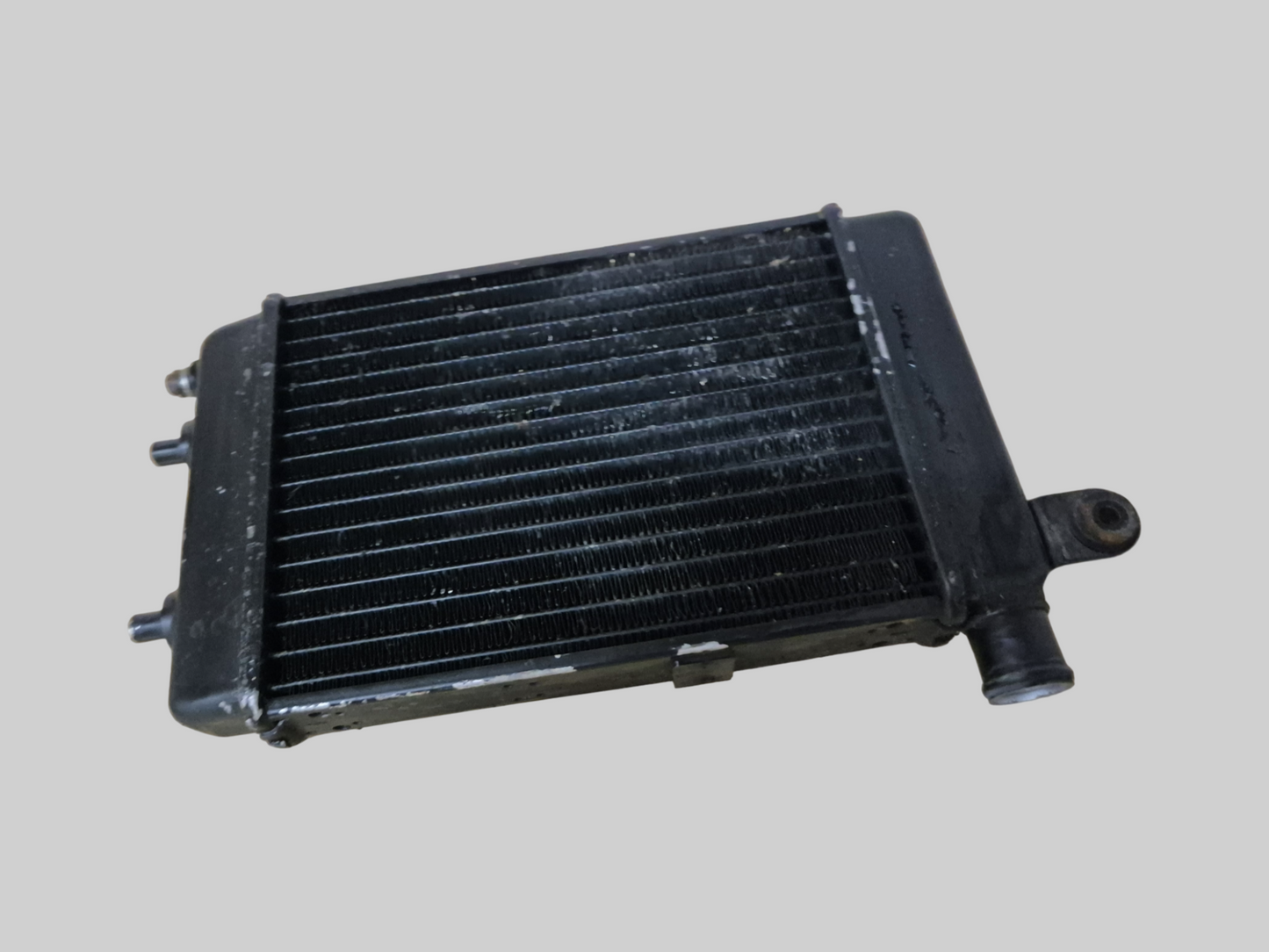 RIGHT-HAND RADIATOR BLACK AP8102952 Aprilia RSV Mille 98-03 / Tuono 02-05
