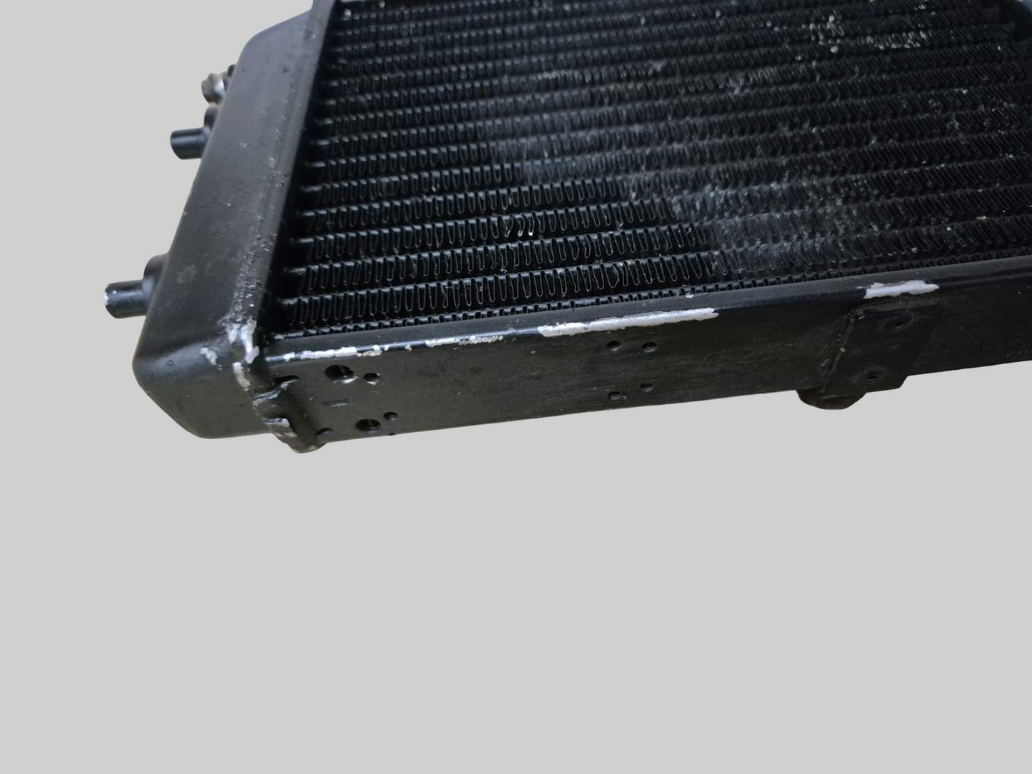 RIGHT-HAND RADIATOR BLACK AP8102952 Aprilia RSV Mille 98-03 / Tuono 02-05