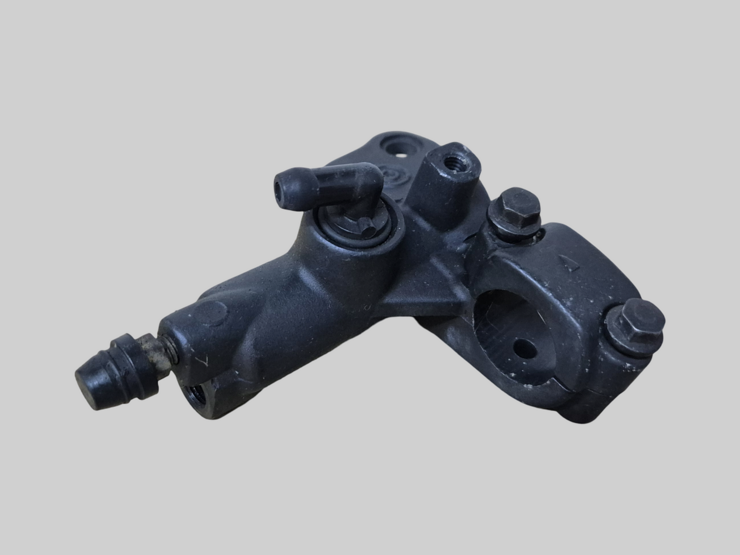 FRONT BRAKE PUMP MASTER CYLINDER AP8113969 Aprilia RSV Mille 98-03 / Tuono 02-05
