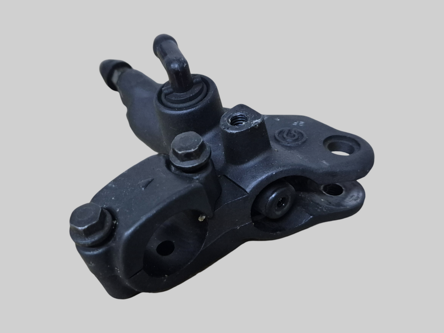 FRONT BRAKE PUMP MASTER CYLINDER AP8113969 Aprilia RSV Mille 98-03 / Tuono 02-05