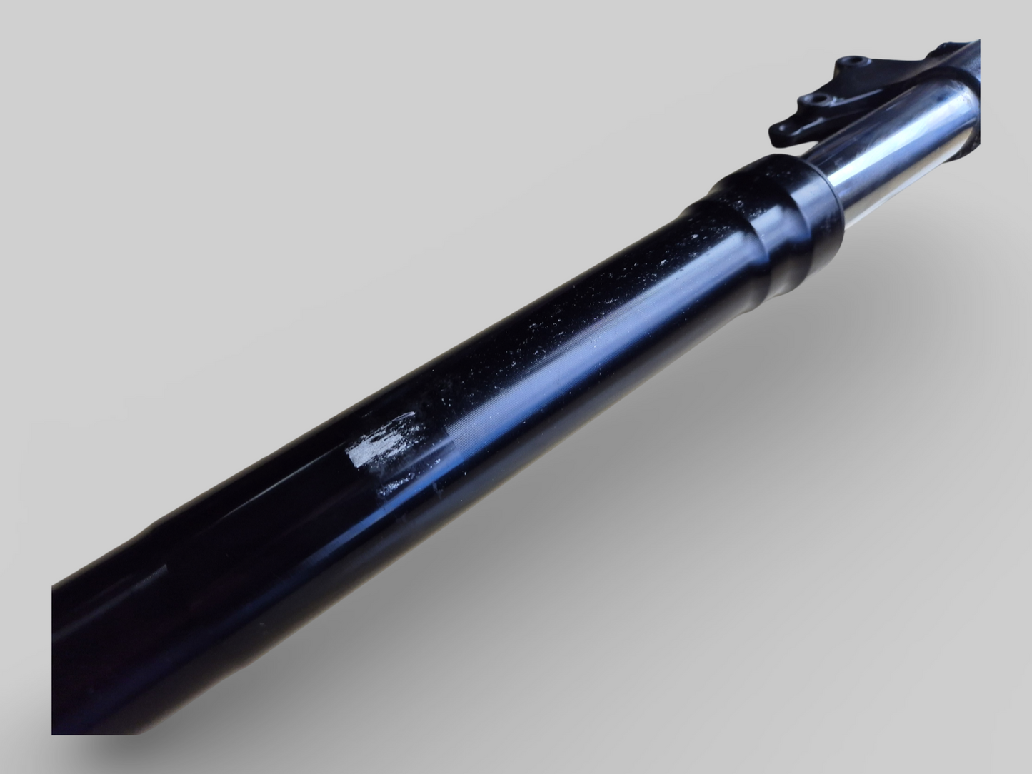LEFT-HAND SIDE SHOWA AXIAL FORK LEG AP8123638 Aprilia RSV Mille 98-03 / Tuono 02-05