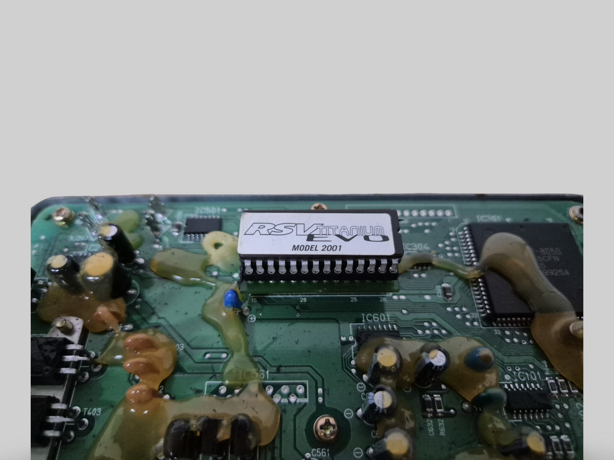 ENGINE CONTROL UNIT ECU AP0265671 WITH 'RSV TITANIUM EVO' EPROM Aprilia RSV Mille 98-03 / Tuono 02-05