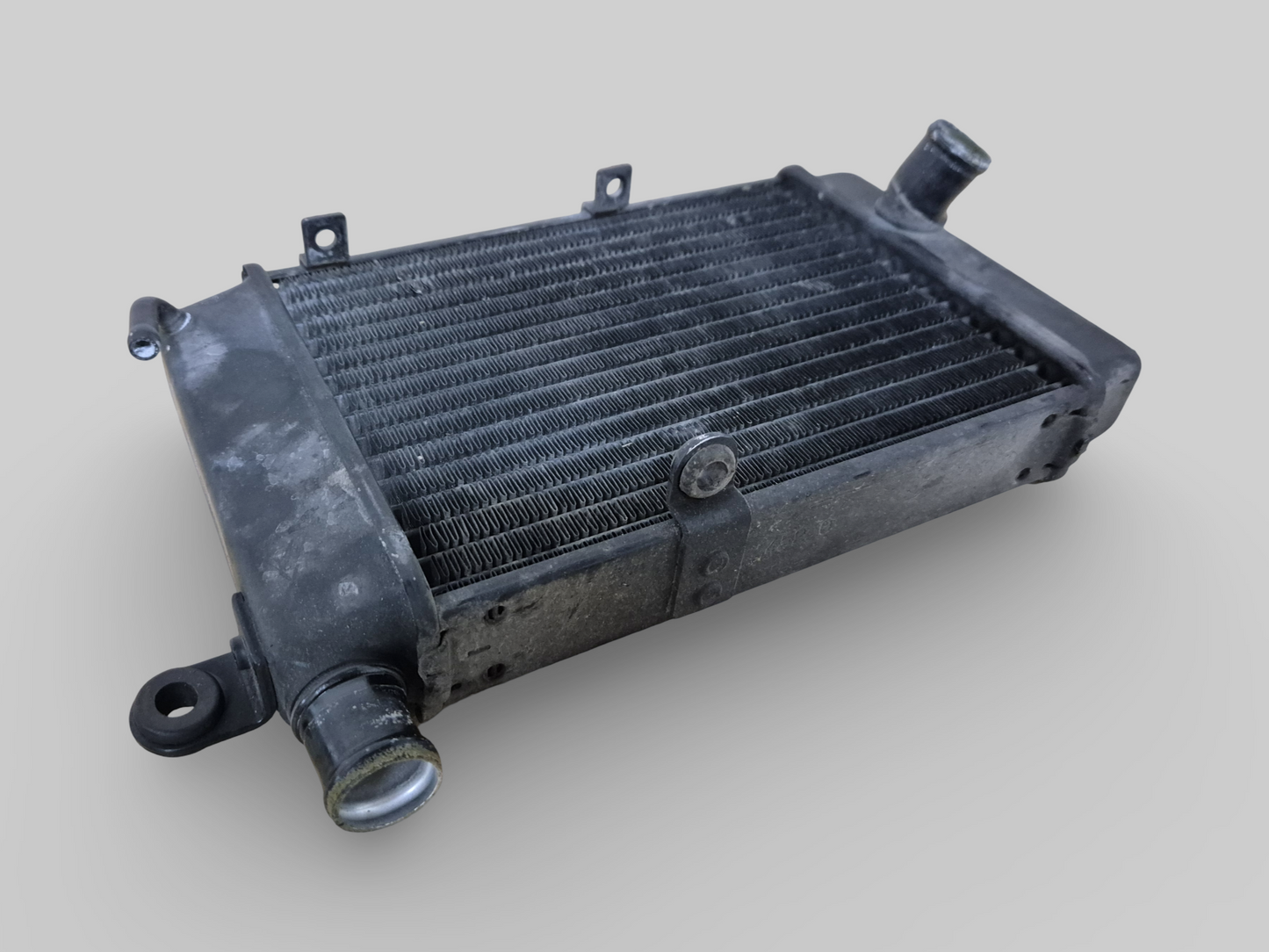 RIGHT-HAND RADIATOR BLACK AP8102952 Aprilia RSV Mille 98-03 / Tuono 02-05